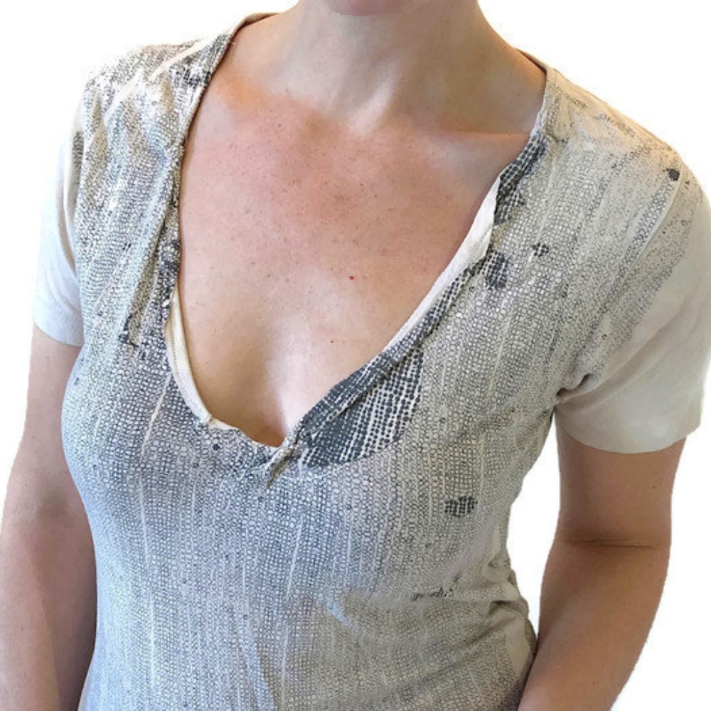 SIMEON FARRAR Asymmetrical Print Deep-V Tee